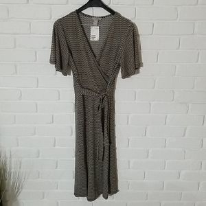 H&M V- Neck Wrap Dress Black & White - Medium